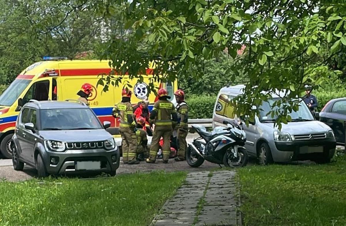 Wypadek motocyklisty 29 letni mężczyzna trafił do szpitala mamNewsa pl