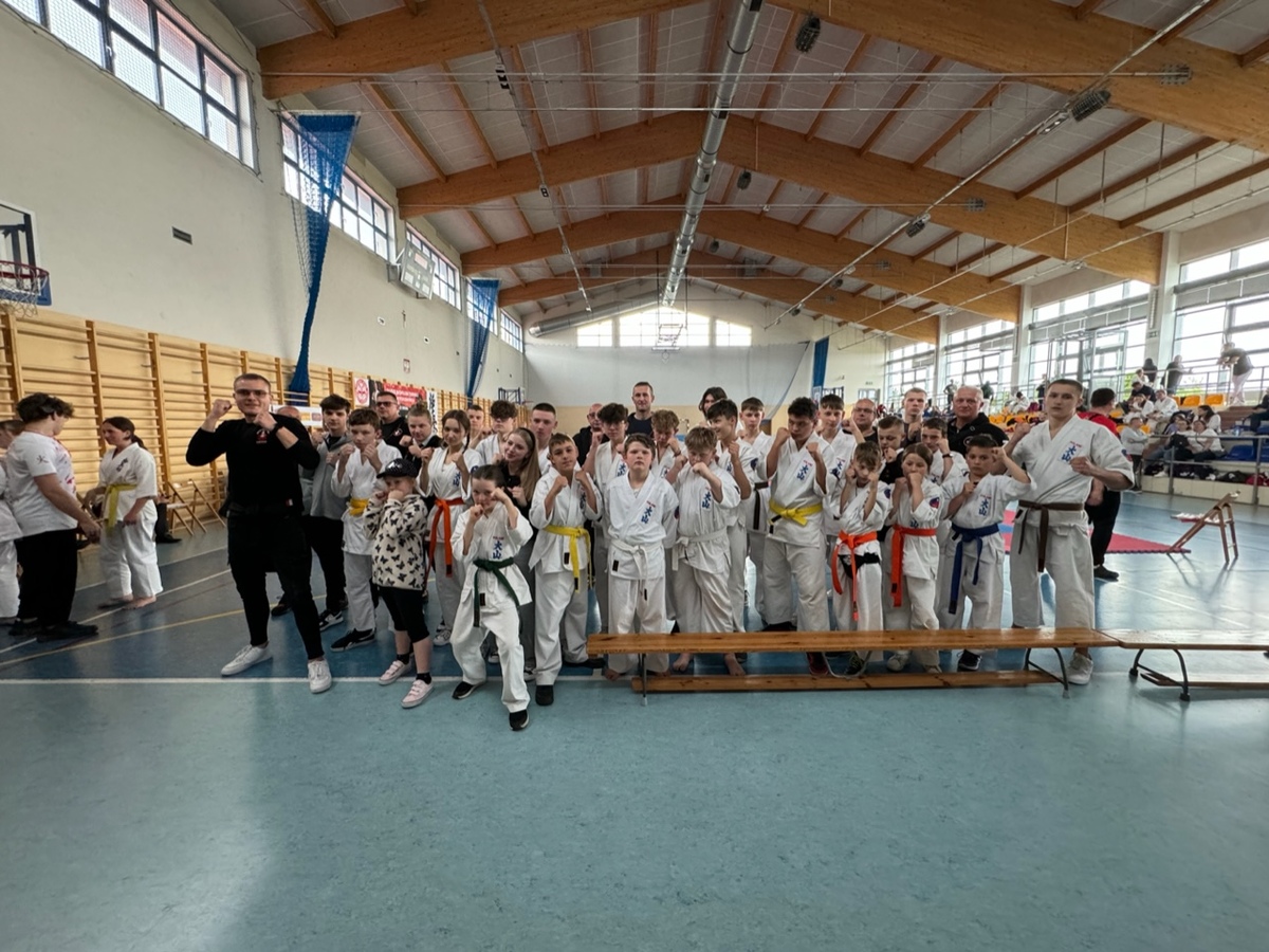 12 medali zawodników Małopolskiego Klubu Karate [FOTO]