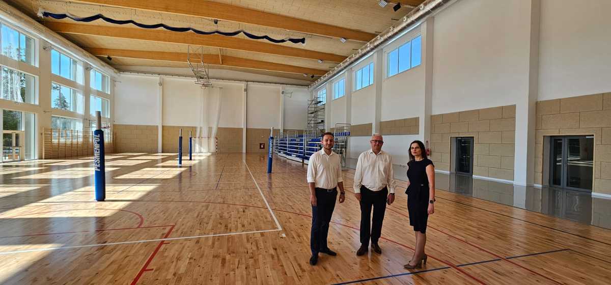Sportowe i oficjalne otwarcie nowej hali sportowej w Andrychowie