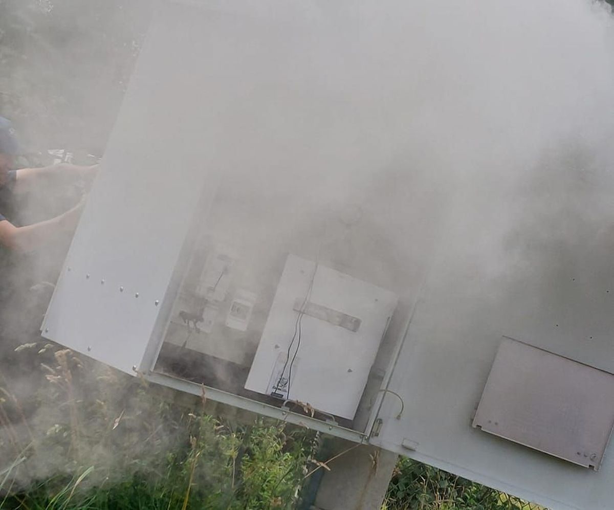 Kłęby dymu ze stacji transformatorowej